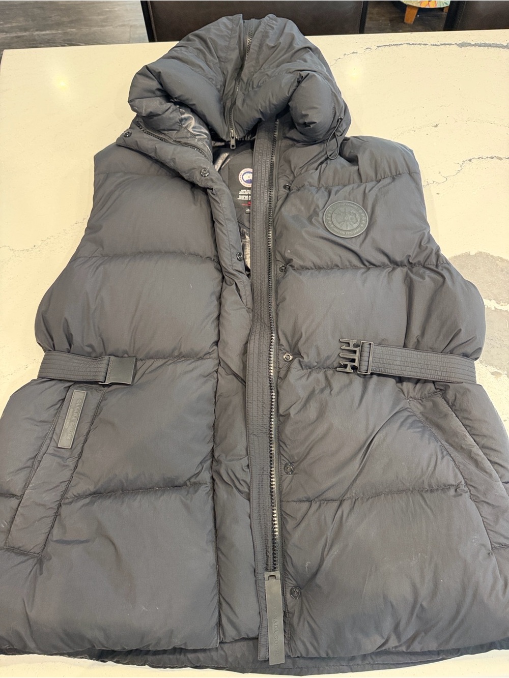 Canada Goose W XL Puffer Vest w/ adjustable belt (BLACK)